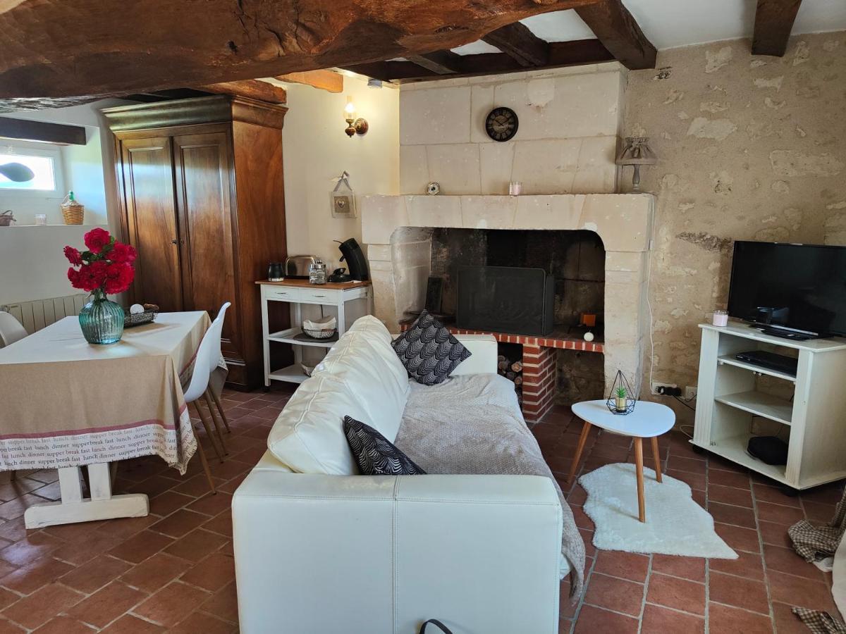 Gite Les Piraudieres Noyant-de-Touraine Exterior photo