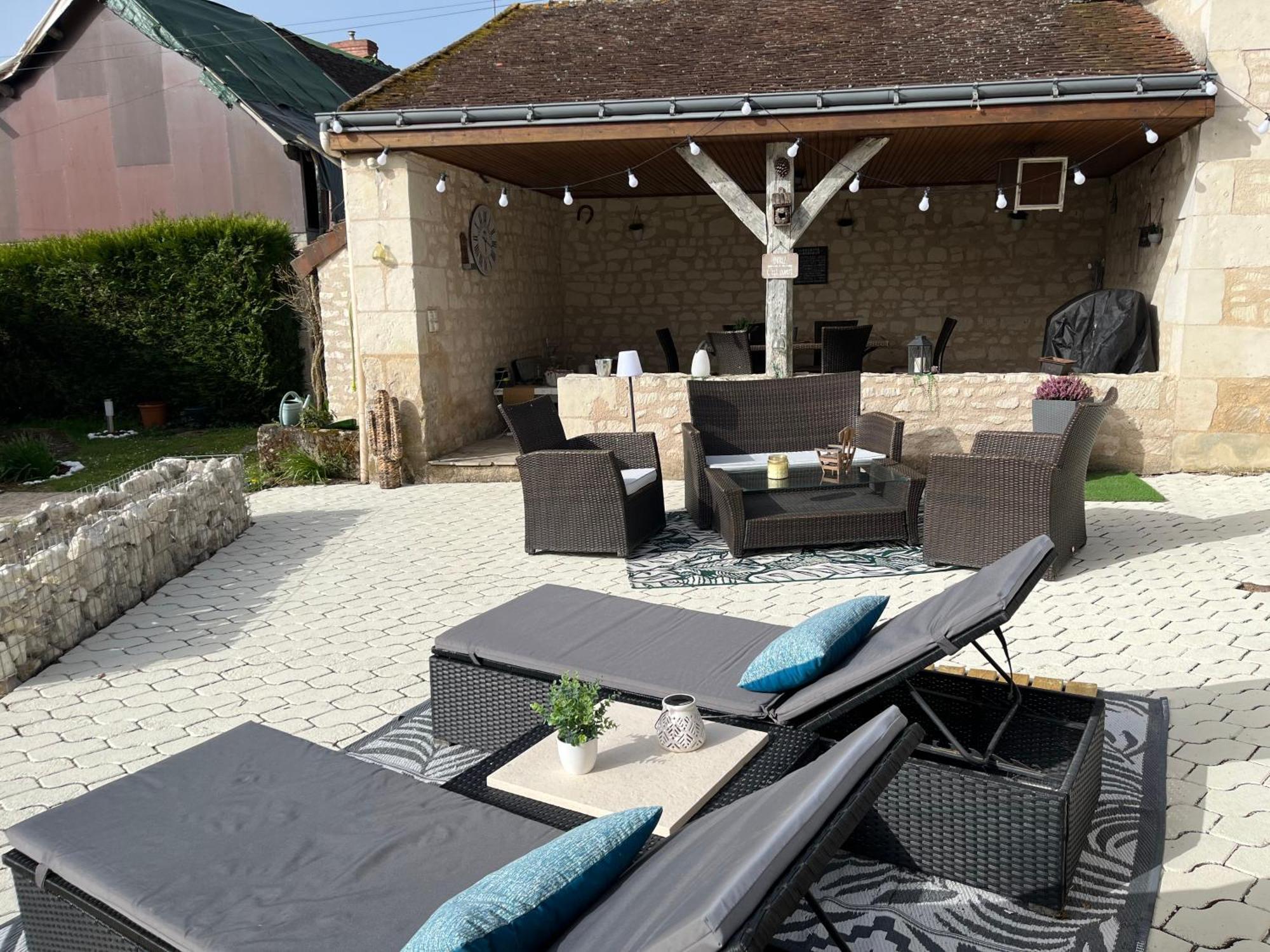 Gite Les Piraudieres Noyant-de-Touraine Exterior photo